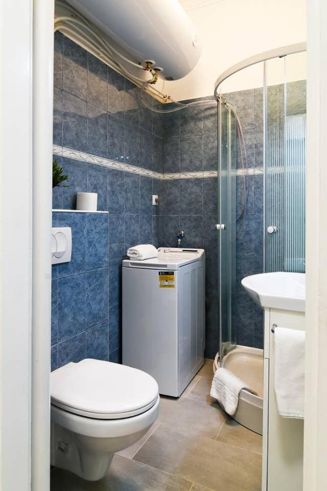 Very Central Apartment Close To Basilica Budapest Exteriör bild