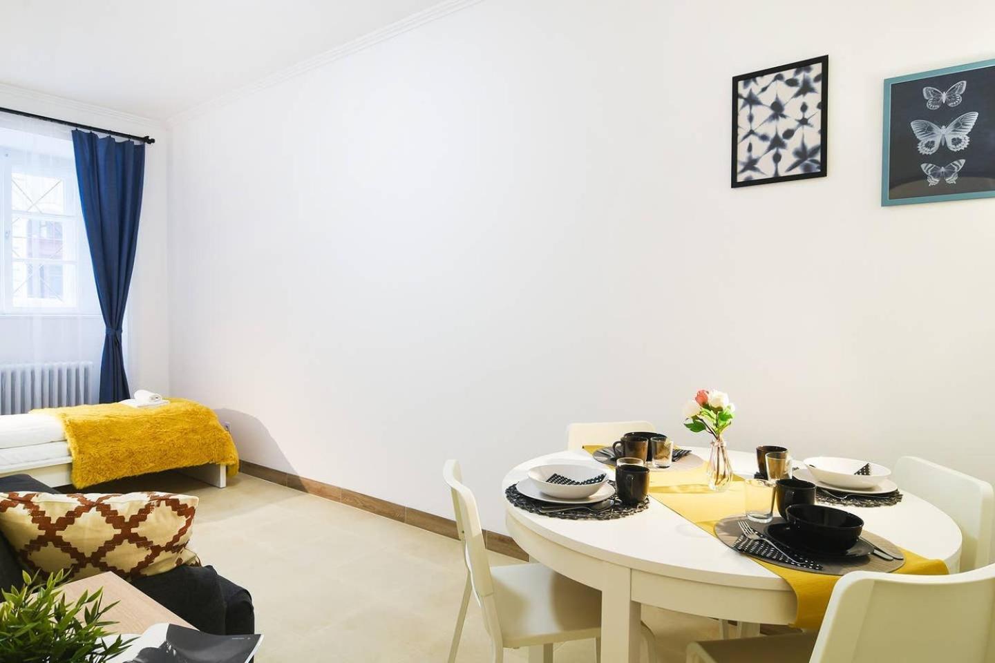 Very Central Apartment Close To Basilica Budapest Exteriör bild