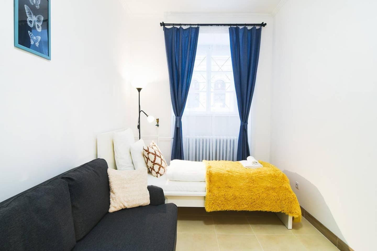 Very Central Apartment Close To Basilica Budapest Exteriör bild