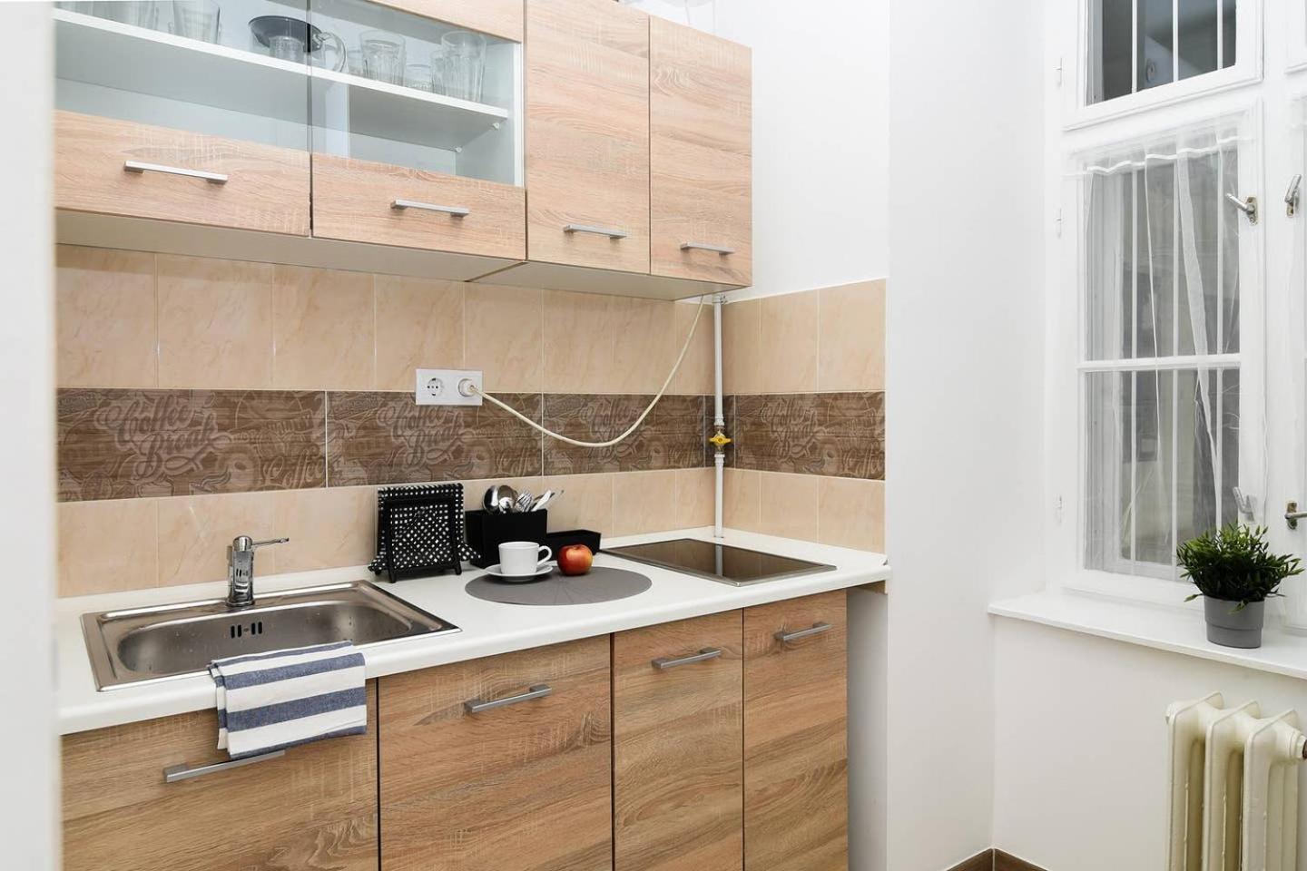 Very Central Apartment Close To Basilica Budapest Exteriör bild
