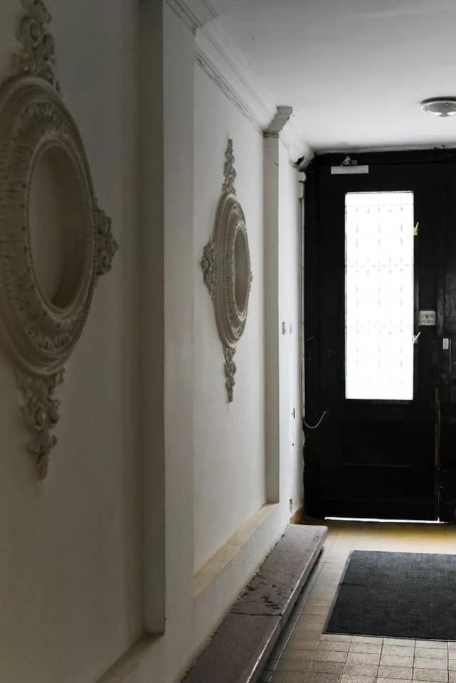Very Central Apartment Close To Basilica Budapest Exteriör bild